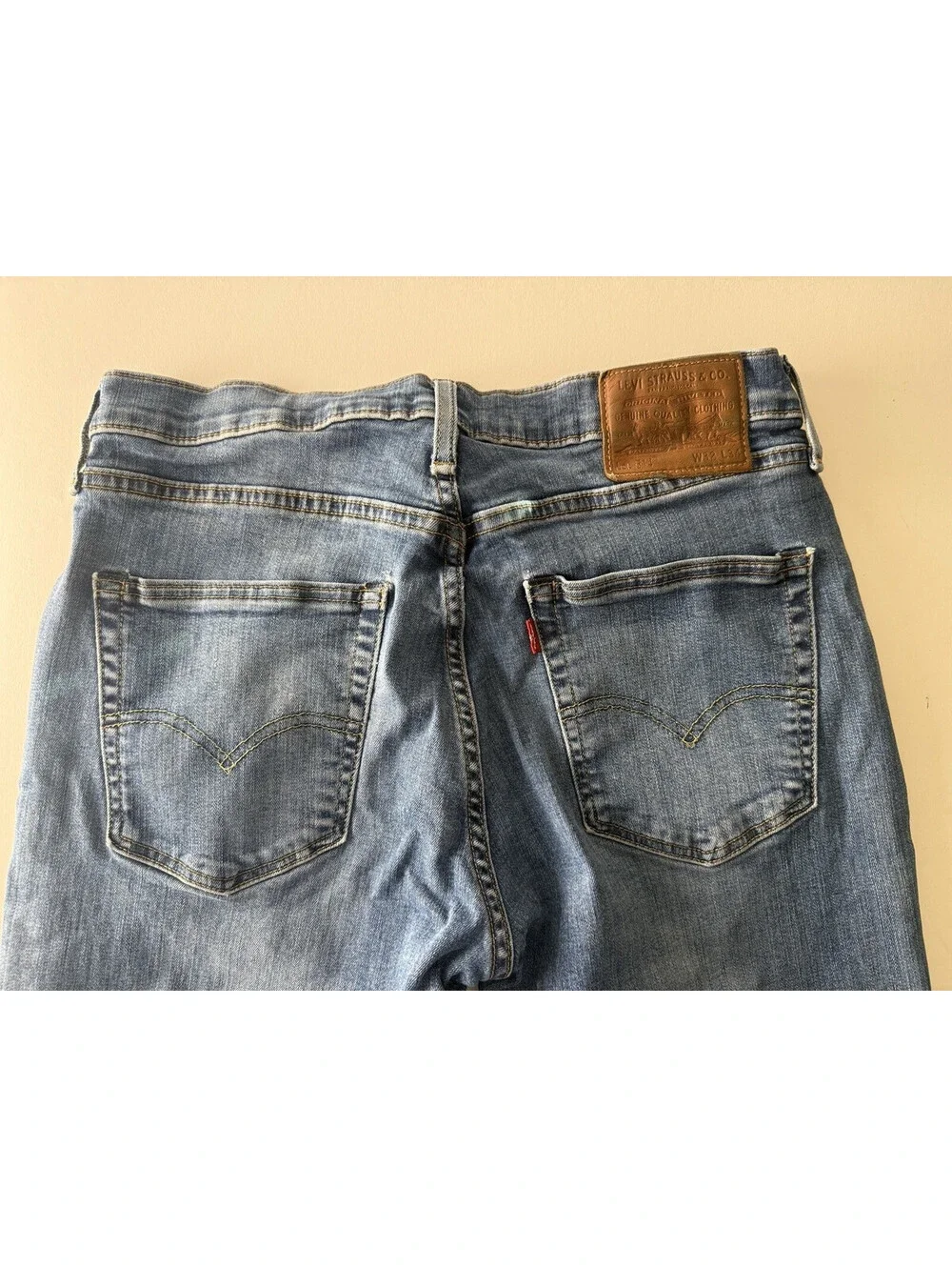 Levi's Premium Denim Jeans Men's 514 Size 32X34 Medium Wash Straight